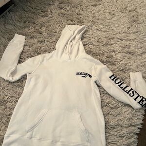Hollister Classic White Sweatshirt